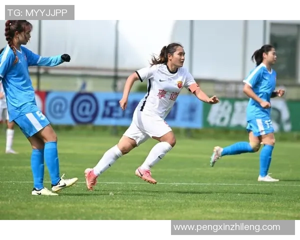 足球菊客：探索足球文化的魅力与激情，感受球场上的友谊与竞争